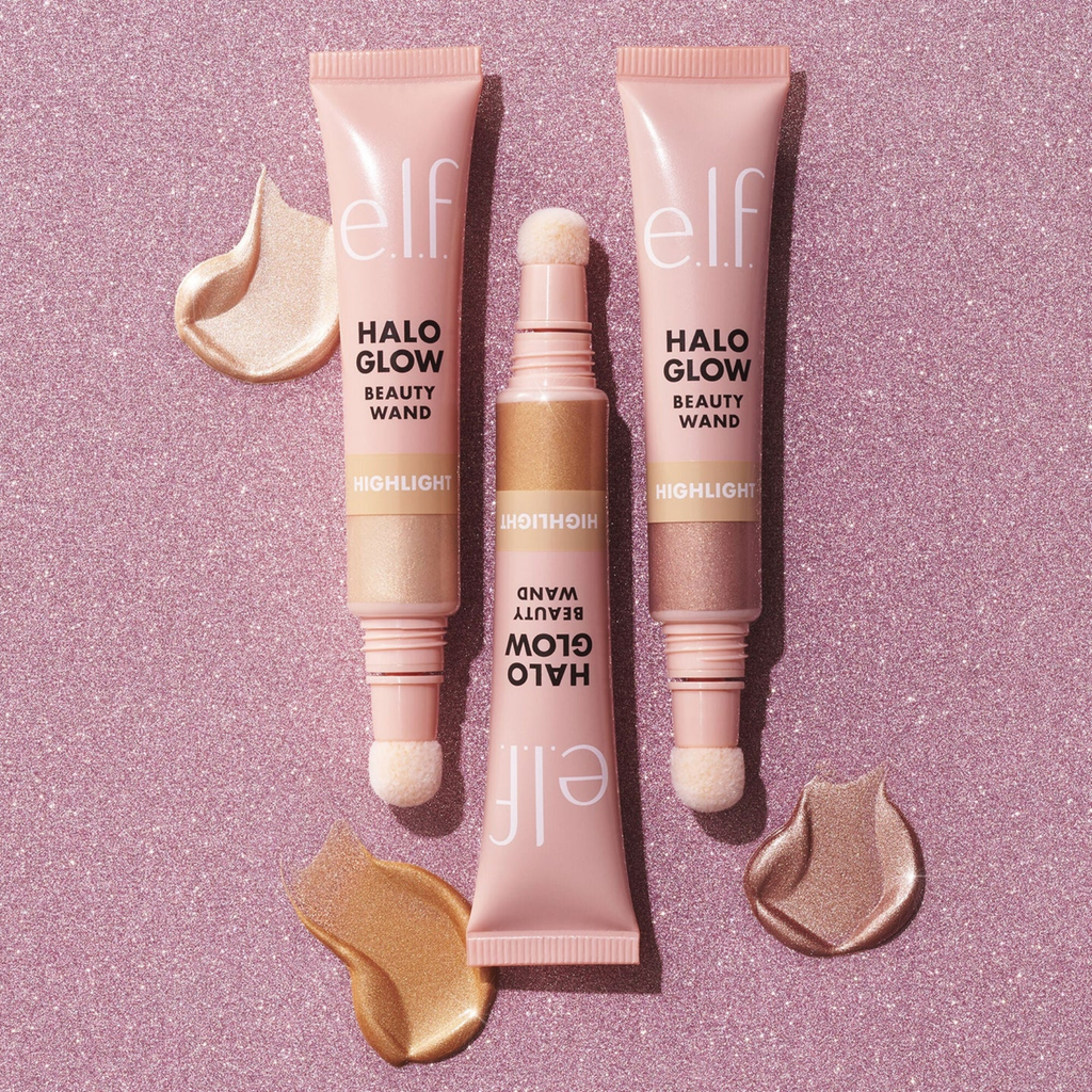 e.l.f. Halo Glow Highlight Beauty Wand Rose Quartz aangebracht op de huid