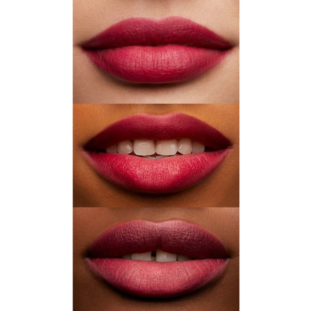 Swatch van e.l.f. Love Triangle Lip Filler Liner Hot Pink