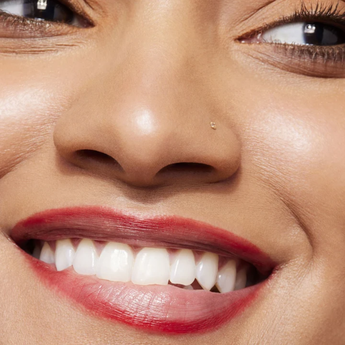 e.l.f. Love Triangle Lip Filler Liner Hot Pink met driehoekige punt