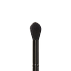 Close-up van de zachte, fluffy haren van de e.l.f. Fluffy Eye Blender Brush.