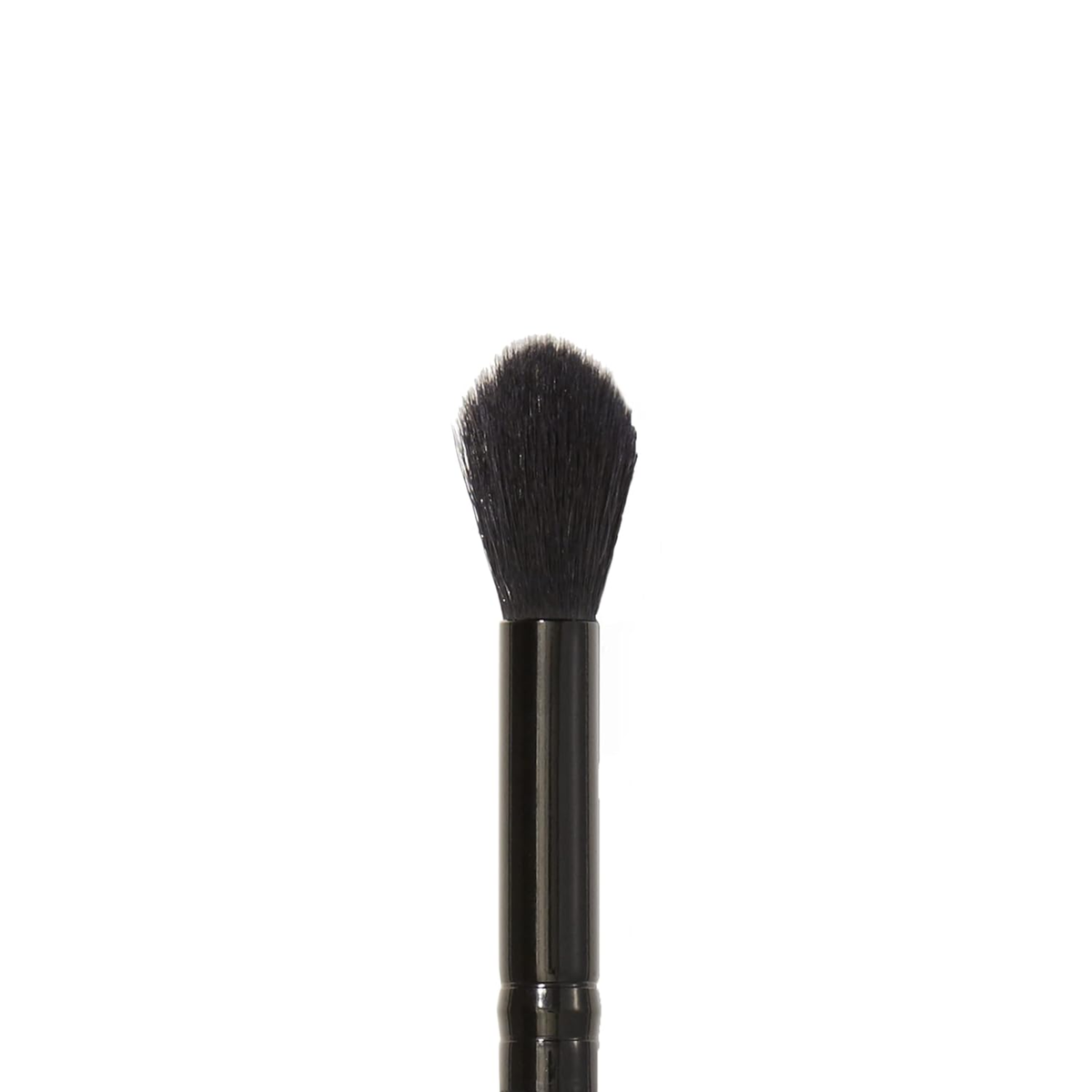 Close-up van de zachte, fluffy haren van de e.l.f. Fluffy Eye Blender Brush.