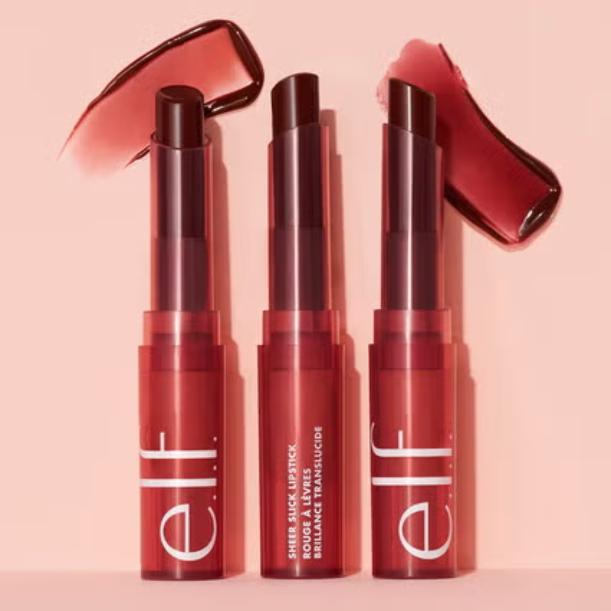 e.l.f. Sheer Slick Lipstick Black Cherry aangebracht op de lippen
