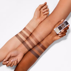 Swatches van e.l.f. Bite-Size Brow in de tint Black