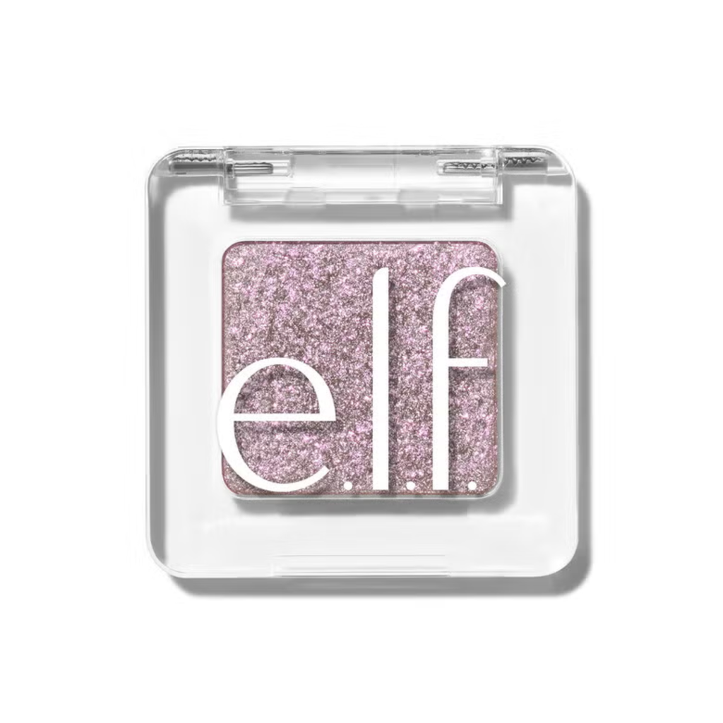 Producten uit de e.l.f. Pink-Me Energy Make-upset naast elkaar