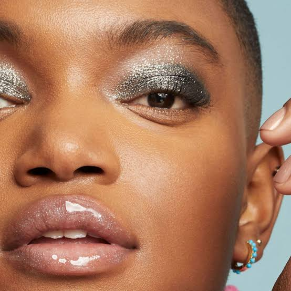 e.l.f. Liquid Glitter Eyeshadow Black Magic met glitterfinish