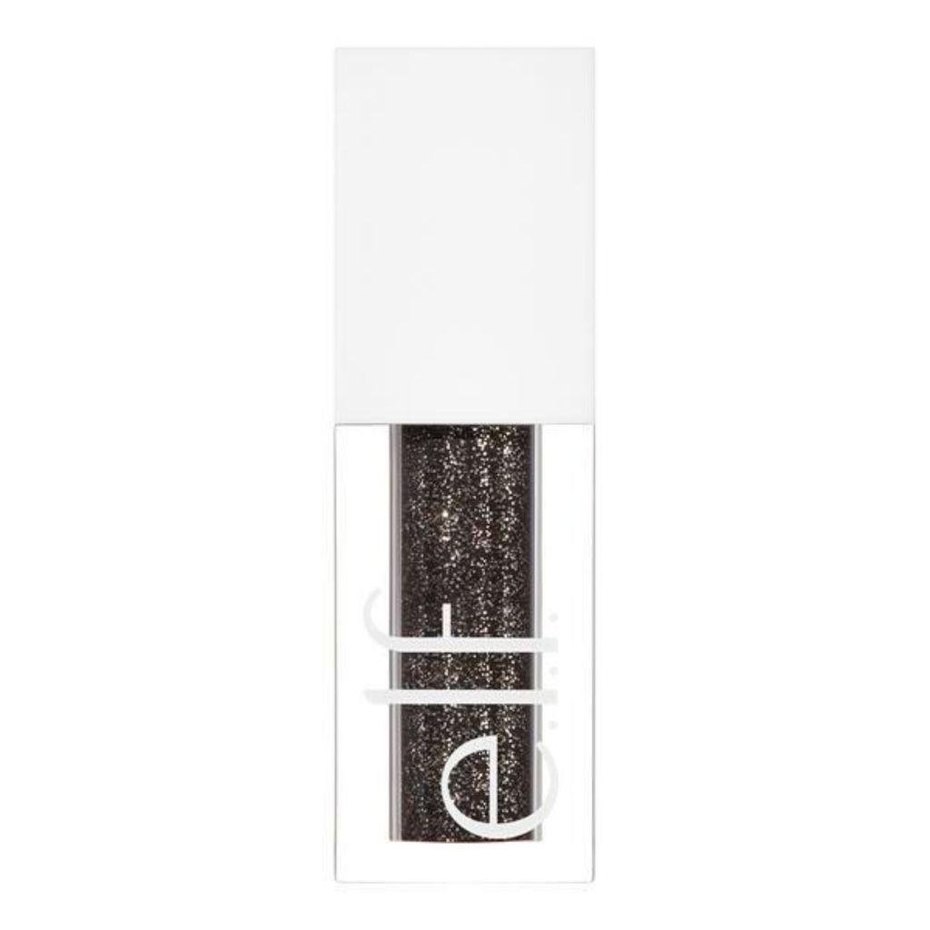 Model draagt e.l.f. Liquid Glitter Eyeshadow Black Magic