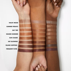 Swatches van e.l.f. Luminous Putty Bronzer op verschillende huidtinten