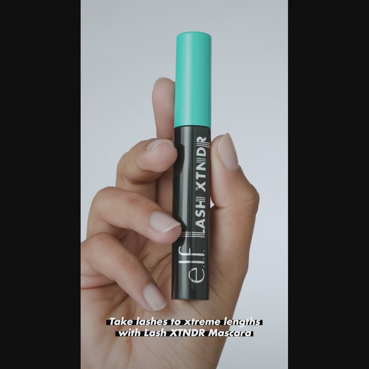 Demonstratie van de e.l.f. Lash XTNDR Reisformaat Tubing Mascara.