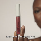 Demonstratie van e.l.f. Lip Lacquer Mauve Glitz voor een glanzende liplook.